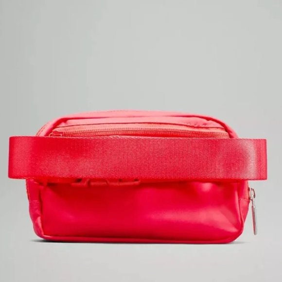 NWT Lululemon Athletica Everywhere Belt Bag - Pale Raspberry (PLBR) - Picture 3 of 5